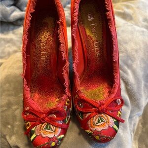 Two Lips Rosarana Red Embroidered Heels Floral Boho Fringe Pumps Size 8